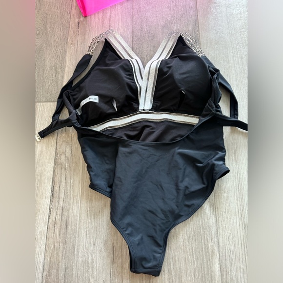 Curve XL 14 Black one piece swimsuit bathing suit by SHEIN plus size - Picture 8 of 11